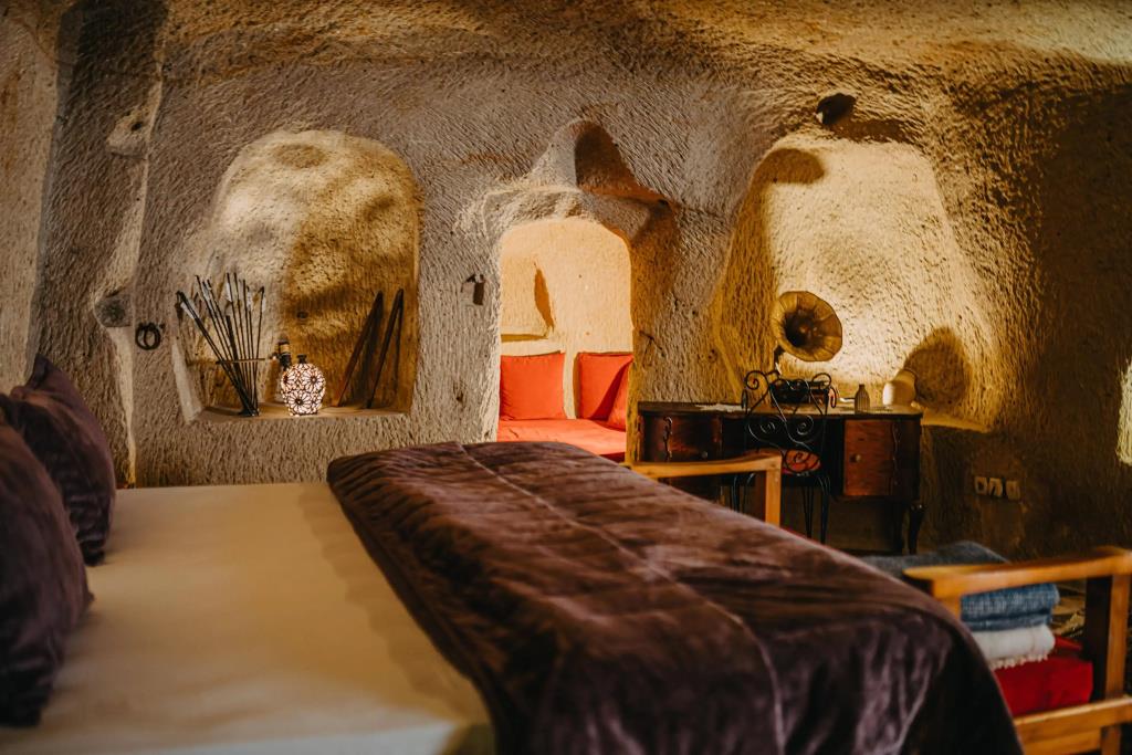 Helios Cave Hotel 0*