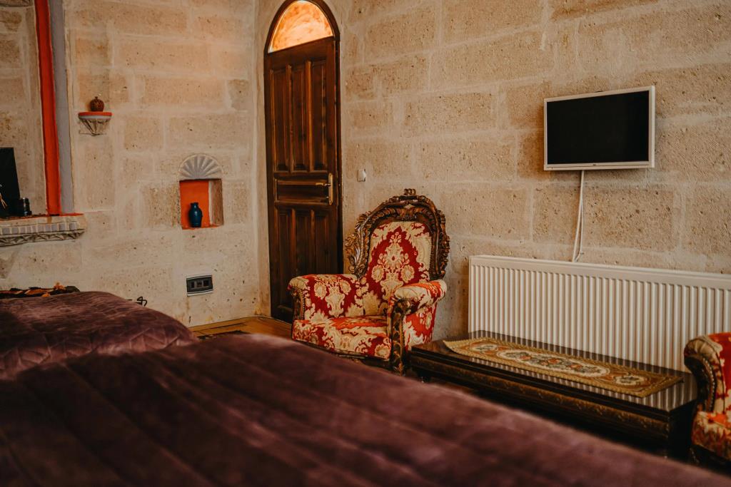 Helios Cave Hotel 0*