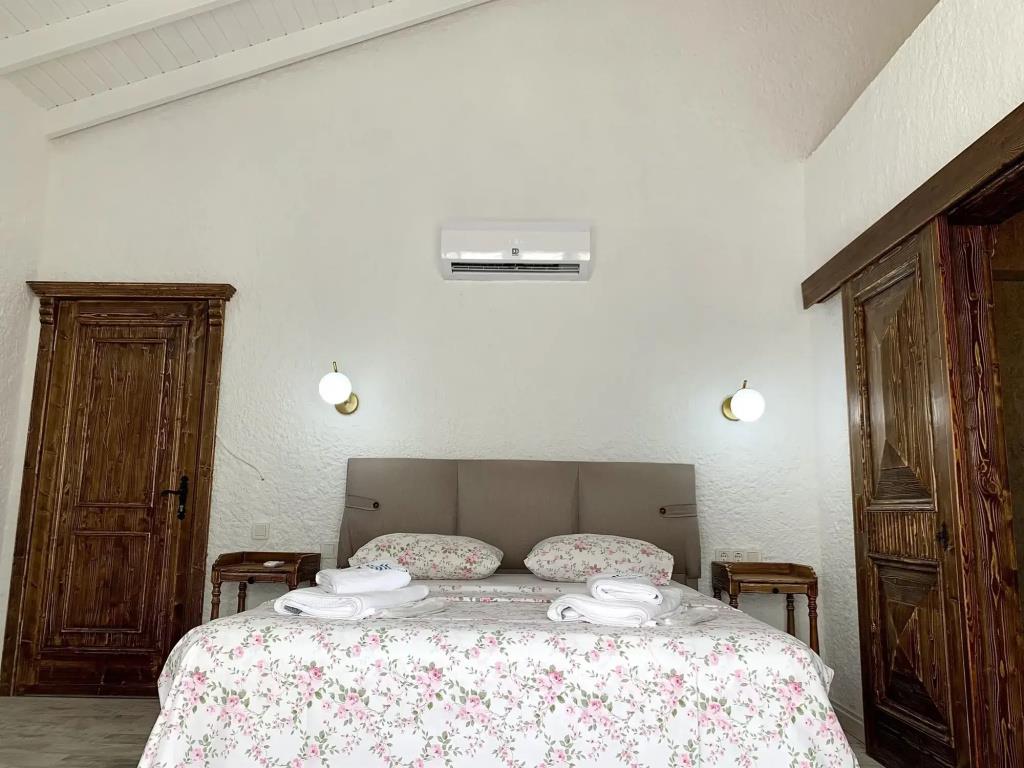 Windmill Alacati 0*