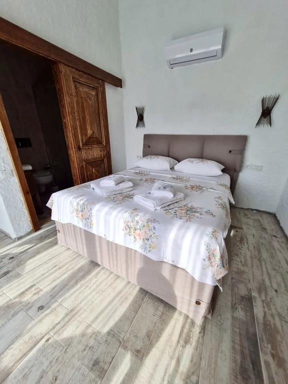 Windmill Alacati 0*