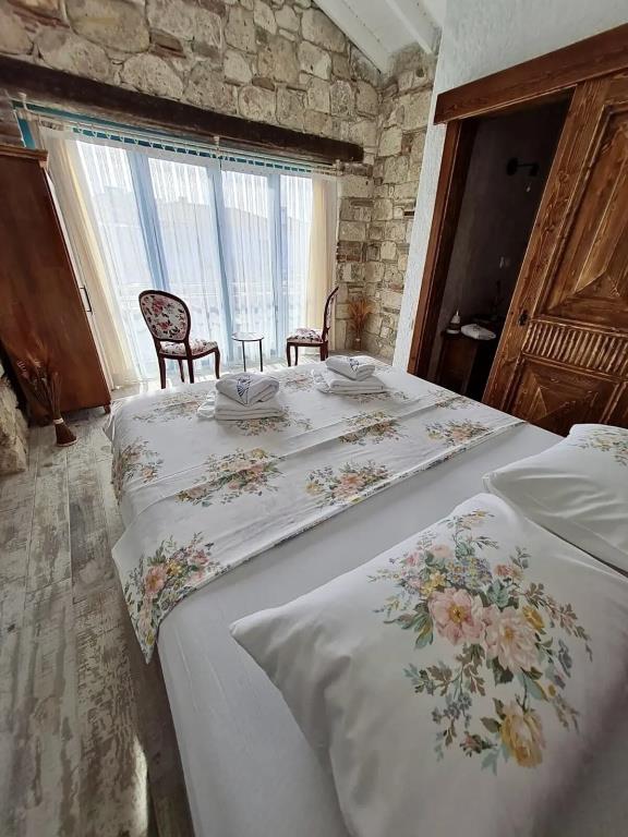 Windmill Alacati 0*
