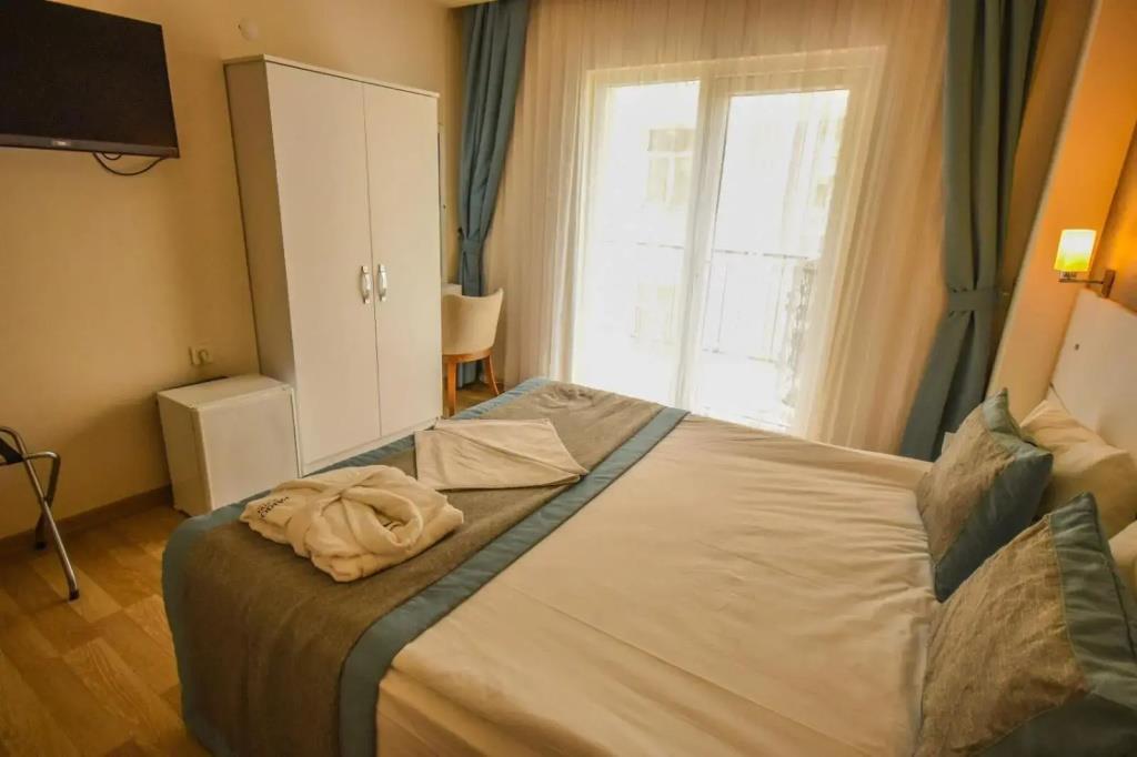 Parion House Hotel 0*