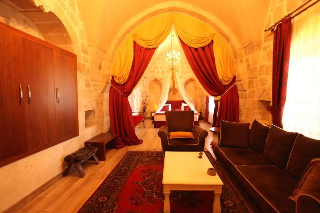 Tughan Hotel 3*