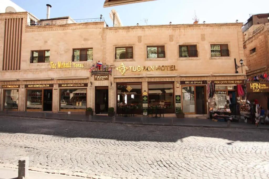Tughan Hotel 3*