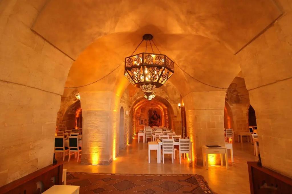 Tughan Hotel 3*