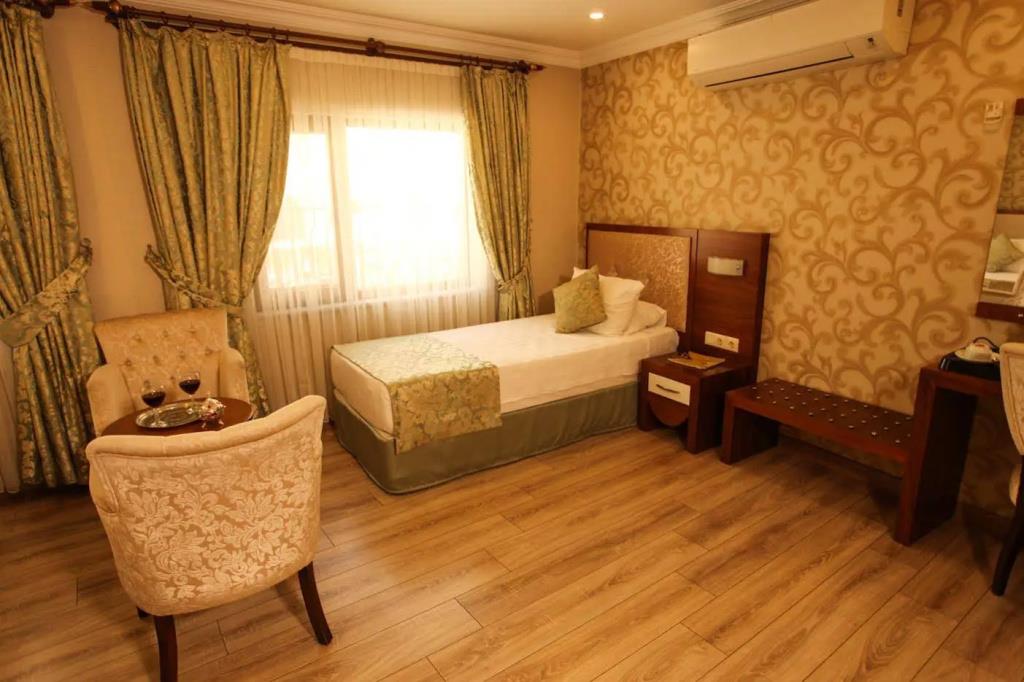 Tughan Hotel 3*