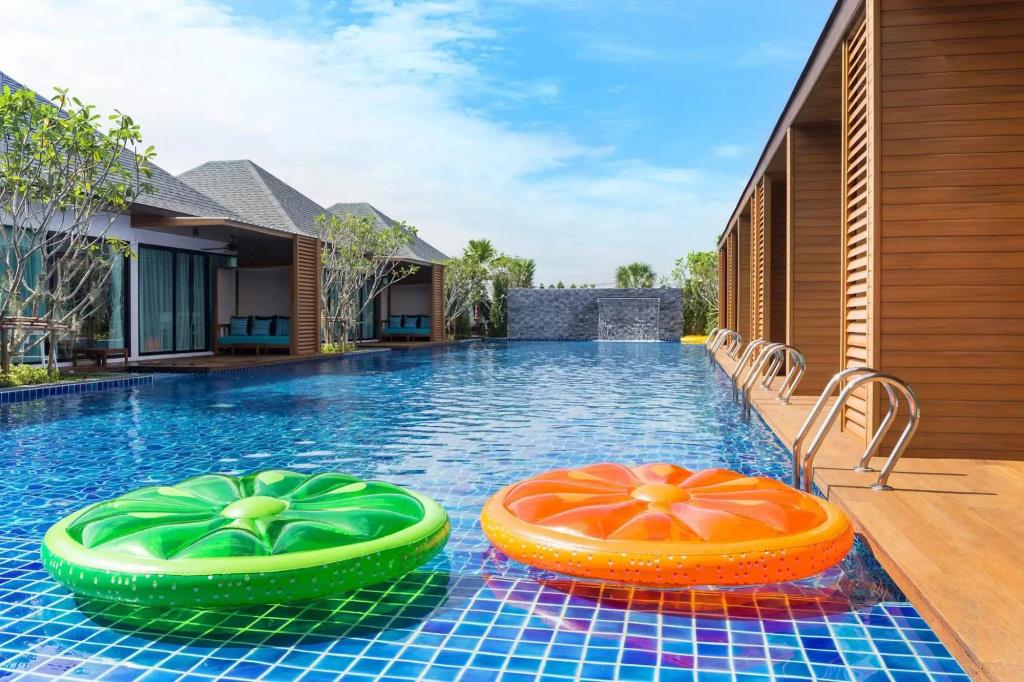 Vann Hua Hin Resort 3*