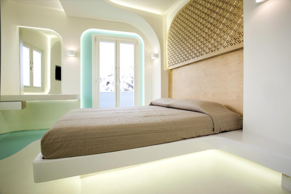 Andronikos Santorini 0*