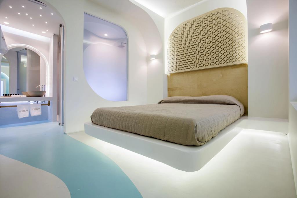 Andronikos Santorini 0*