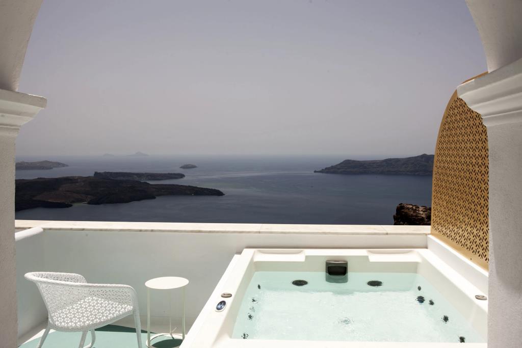 Andronikos Santorini 0*