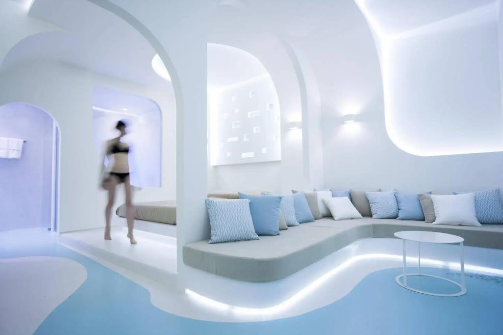 Andronikos Santorini 0*