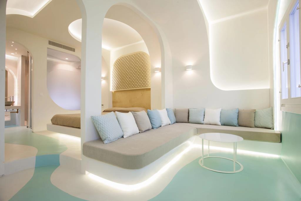 Andronikos Santorini 0*