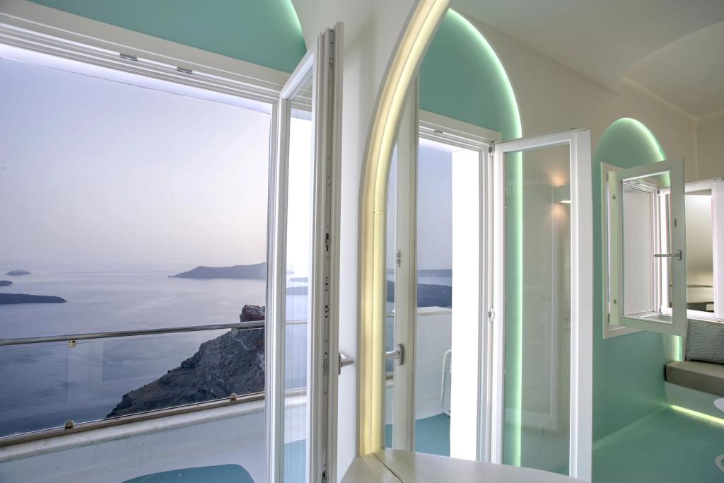 Andronikos Santorini 0*