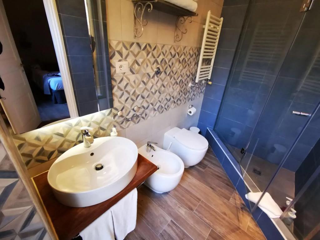 Bellezza al Colosseo B&B and Apartments 0*