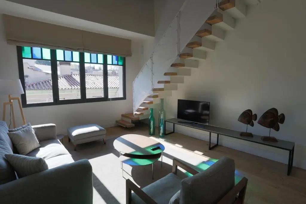 Apartaments Placa del Vi 0*