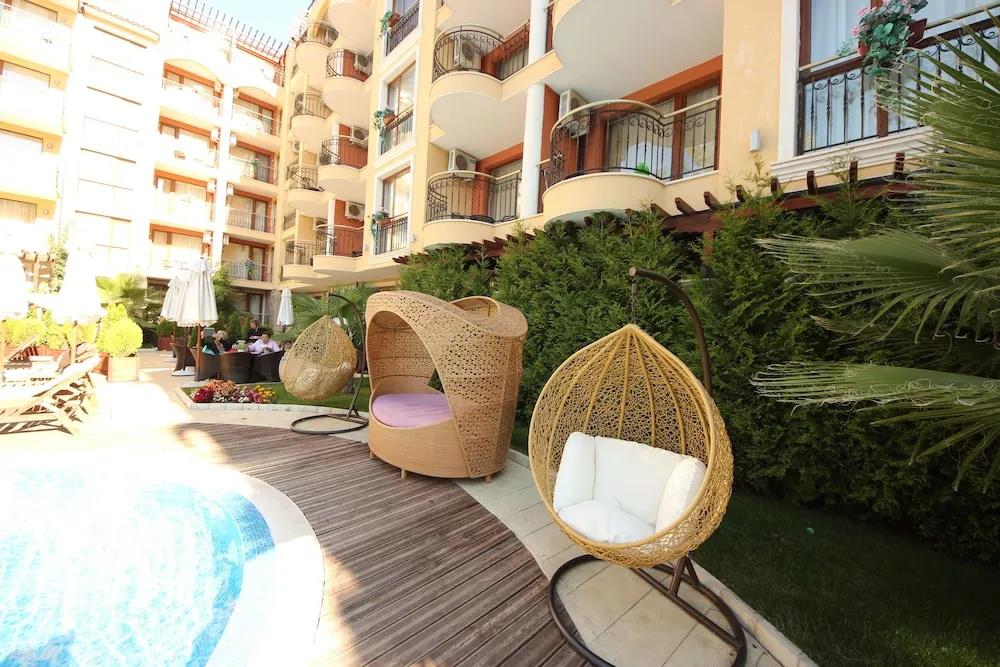Harmony Suites 2 3*