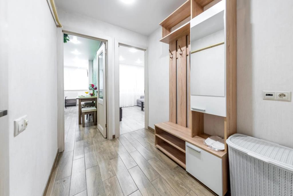 Na Ostrovskogo Apartments 0*