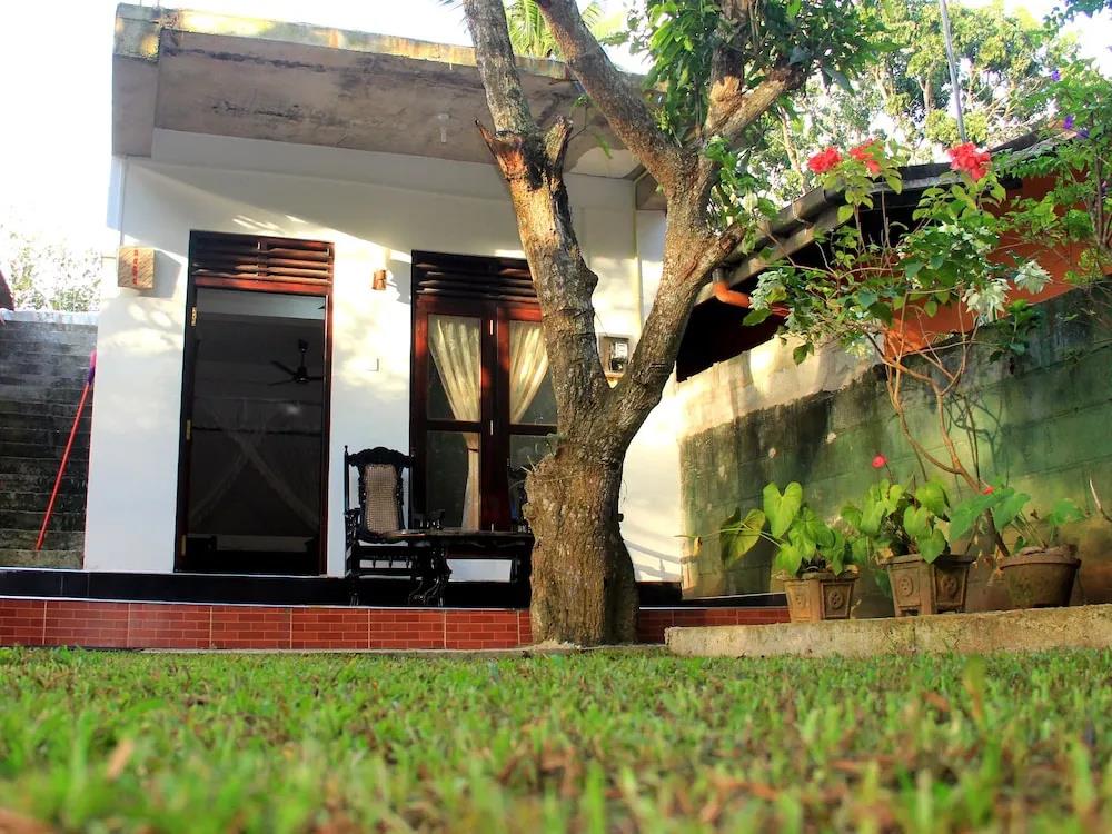 Lotus Villa 0*