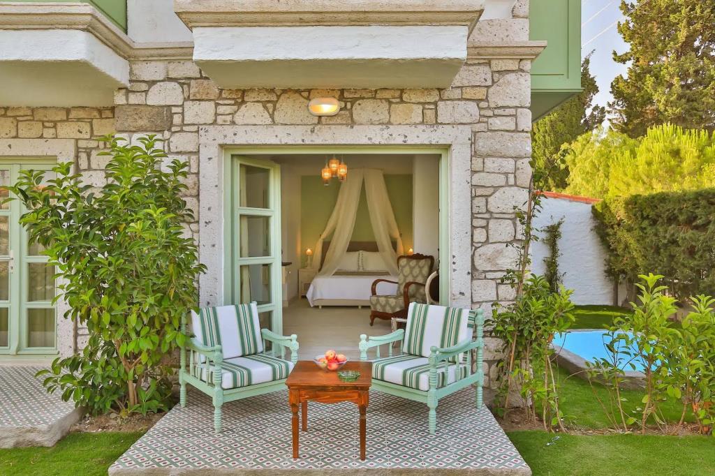 Palas Alacati - Adults Only 0*