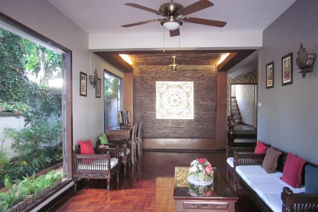 Rachamankha Flora House 2*