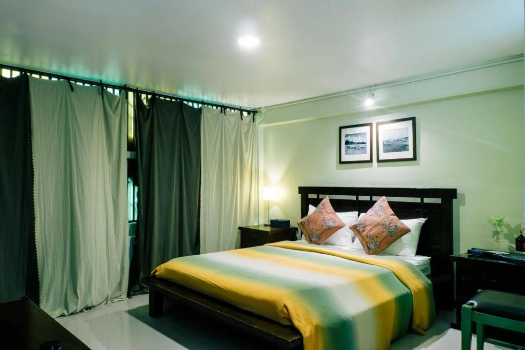 Green Gallery 3*