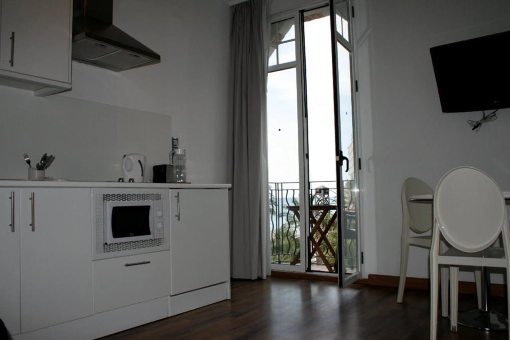 Apartamentos Senabre Palais 0*