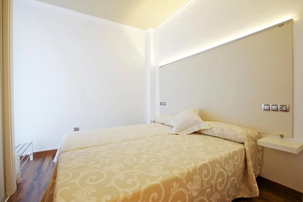 Apartamentos Senabre Palais 0*