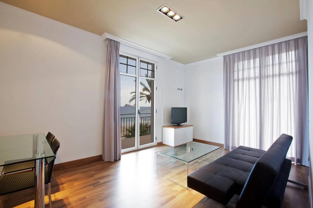 Apartamentos Senabre Palais 0*