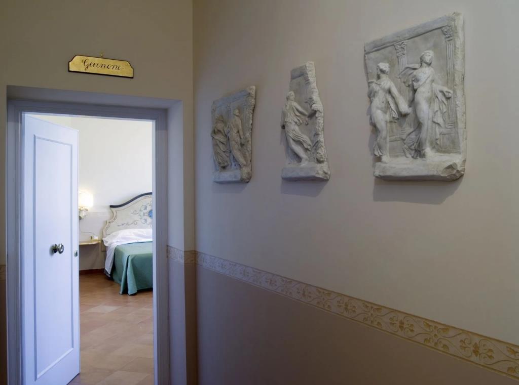 Residenza Gens Julia 0*