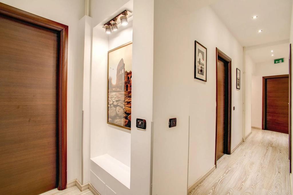 COLA di Rienzo suite 0*