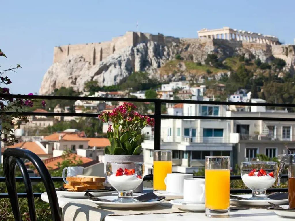 Metropolis Hotel 2*