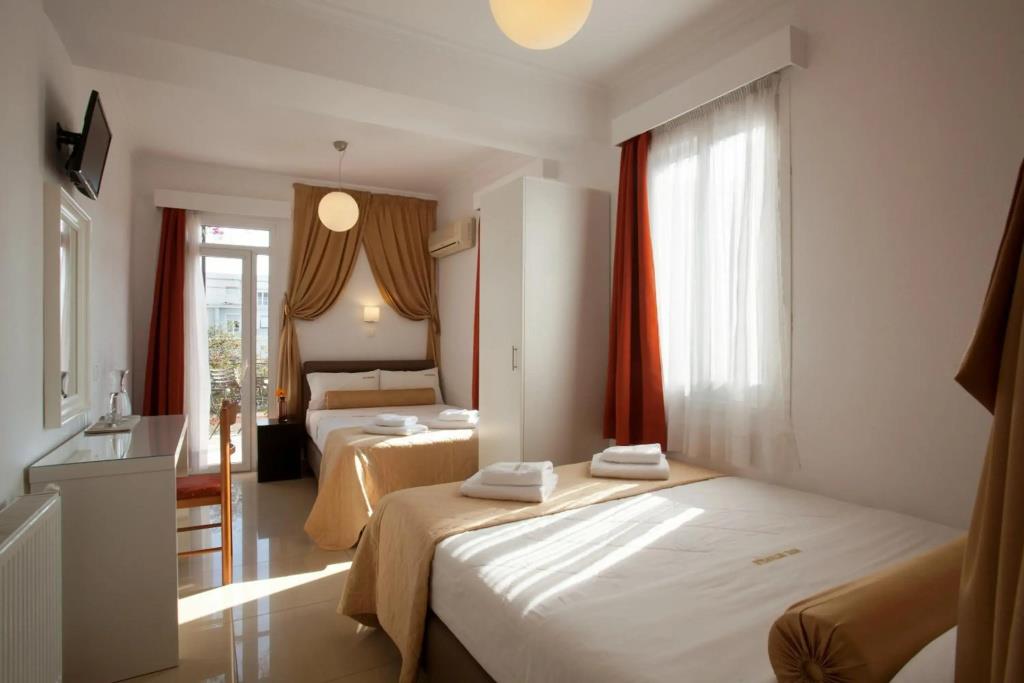 Metropolis Hotel 2*