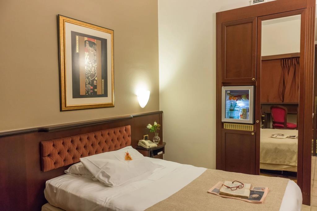 Santa Barbara Hotel 4*