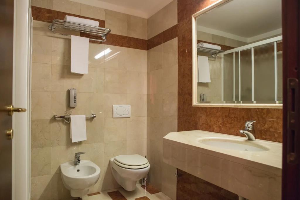 Santa Barbara Hotel 4*