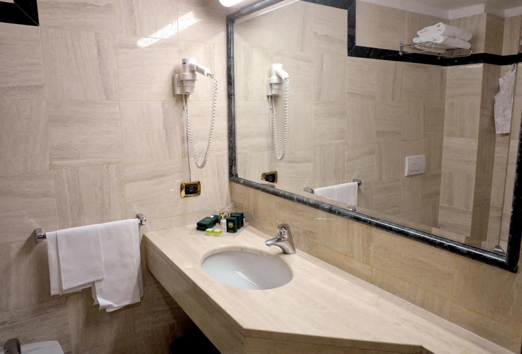 Santa Barbara Hotel 4*