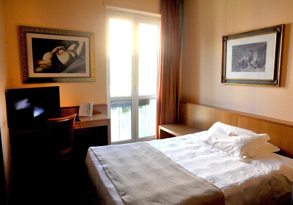 Santa Barbara Hotel 4*