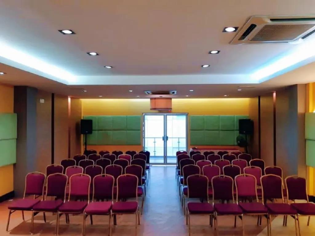 Celyn Hotel City Mall 3*