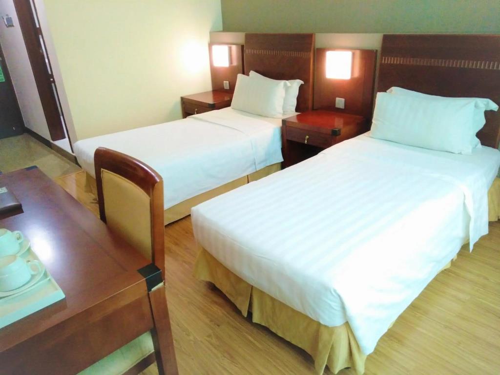 Celyn Hotel City Mall 3*