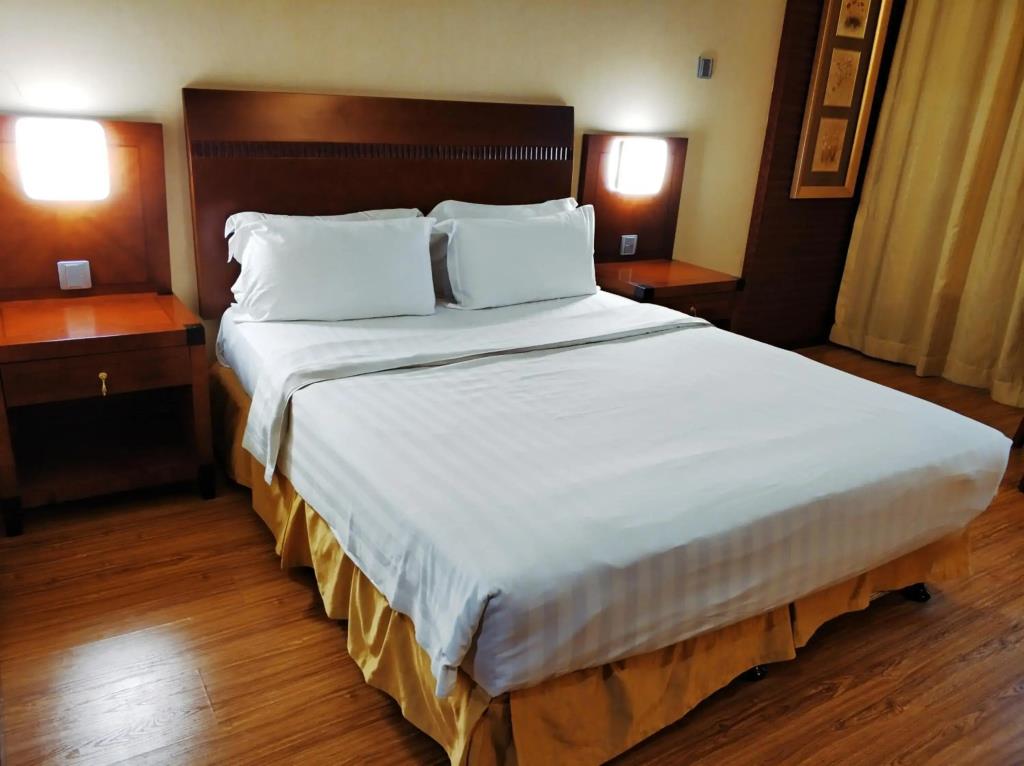 Celyn Hotel City Mall 3*