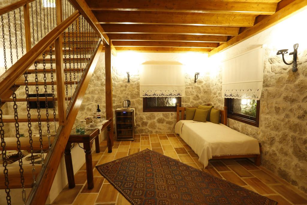 Mandarin & Mango Boutique Hotel 5*