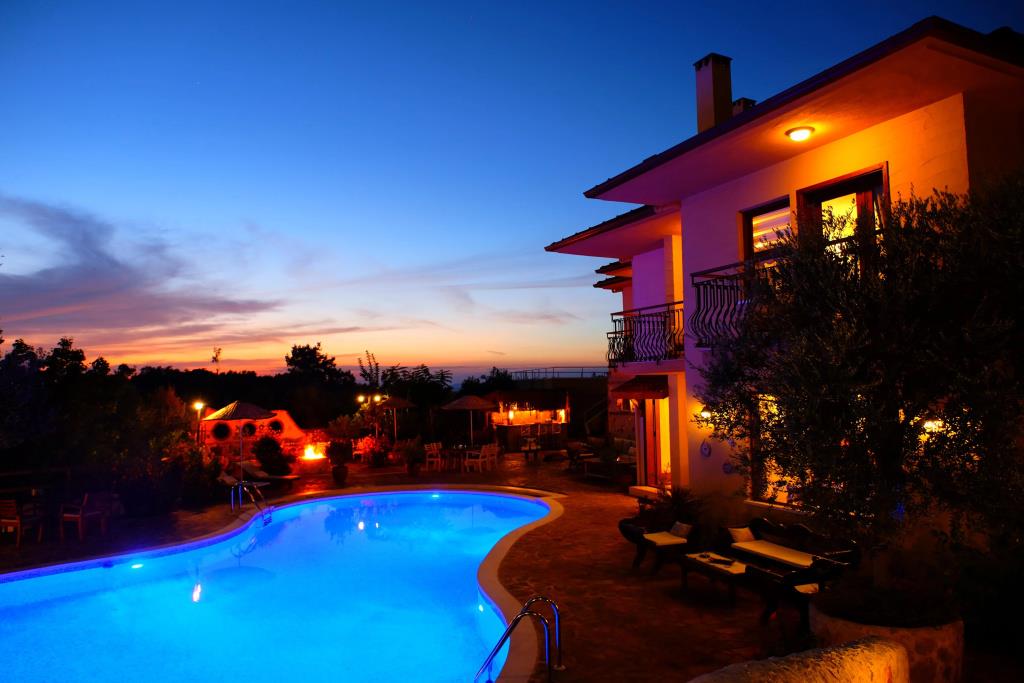 Mandarin & Mango Boutique Hotel 5*