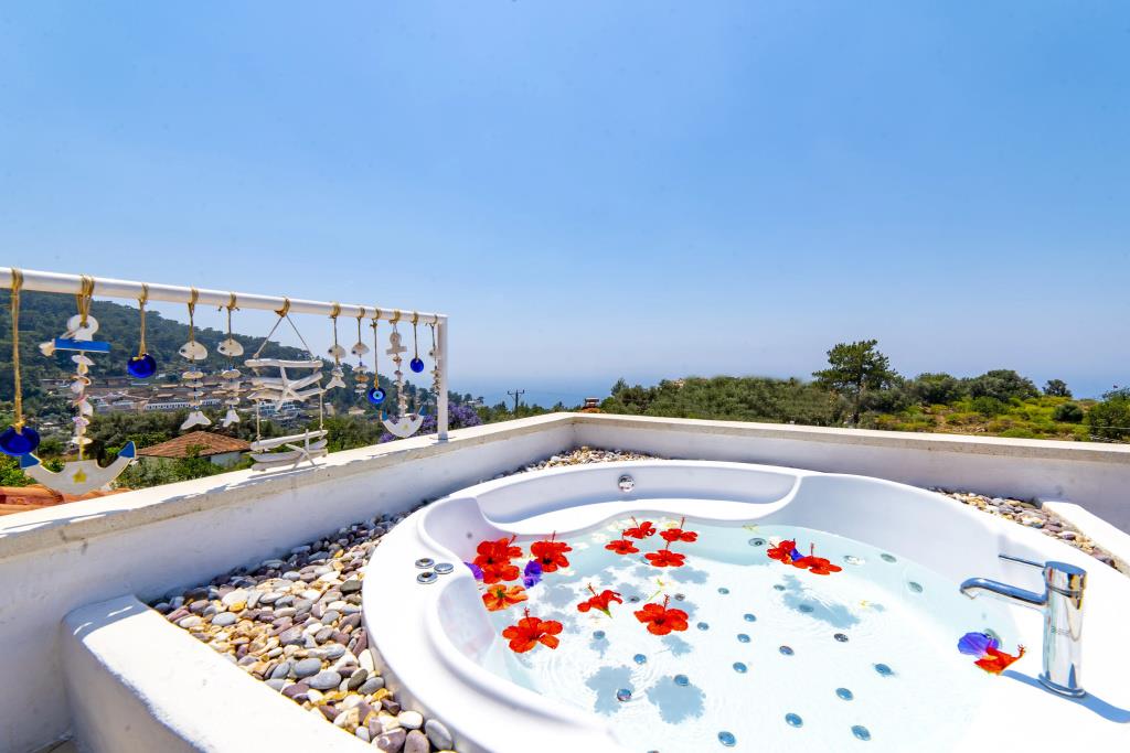 Mandarin & Mango Boutique Hotel 5*