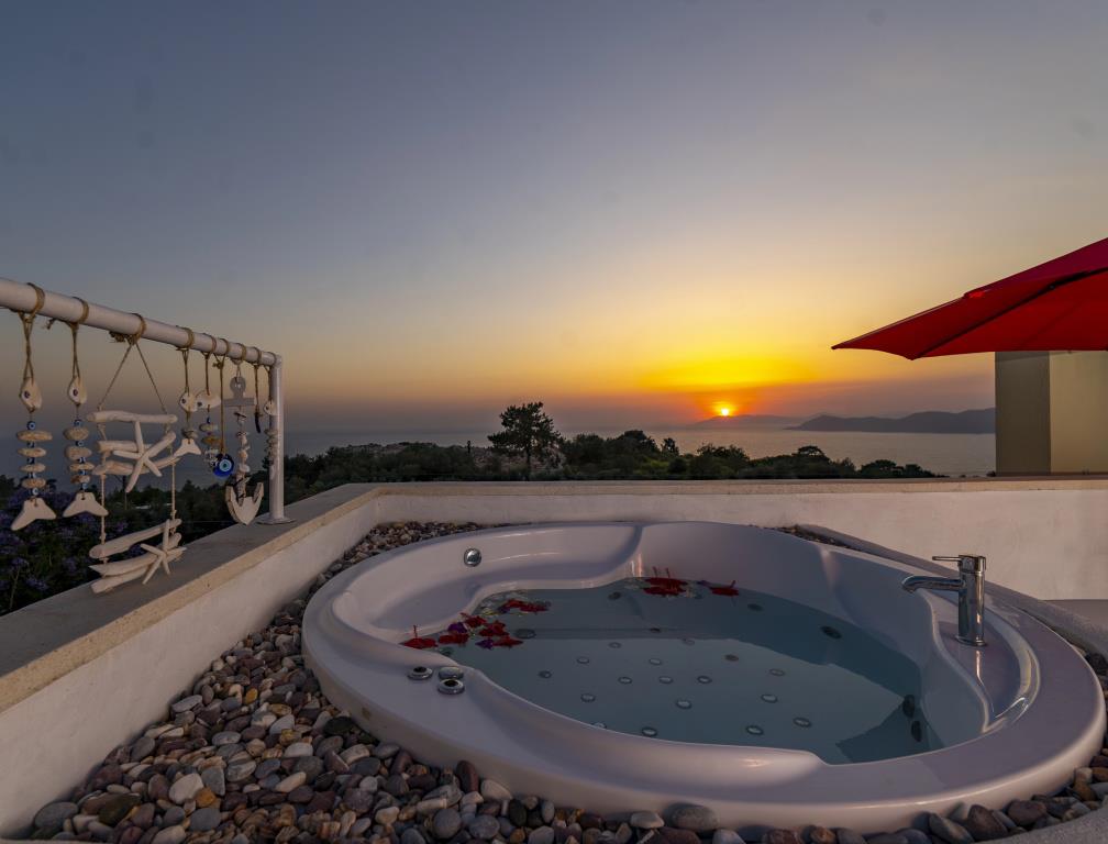 Mandarin & Mango Boutique Hotel 5*