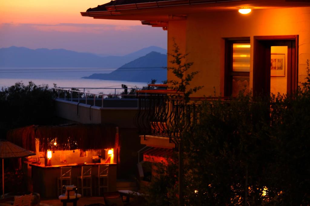 Mandarin & Mango Boutique Hotel 5*