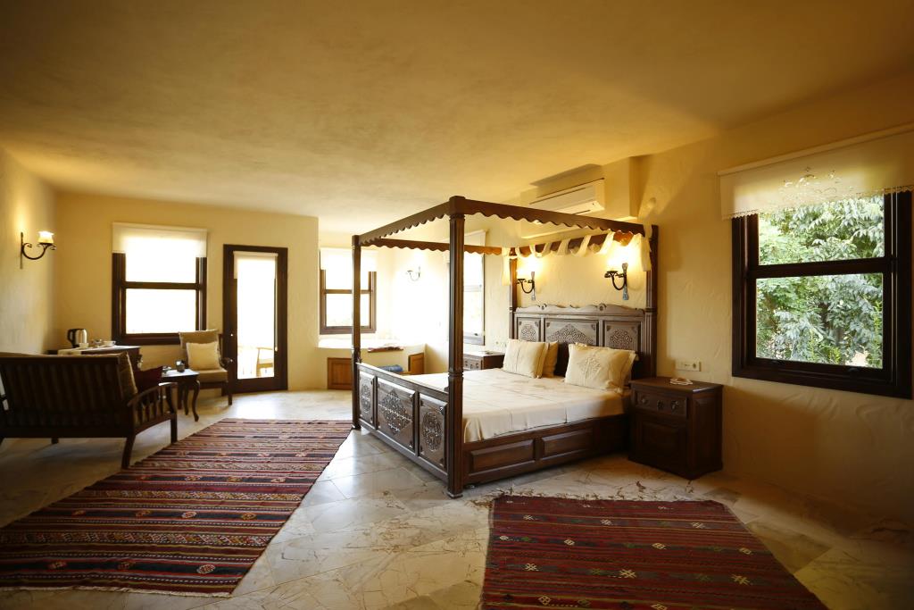 Mandarin & Mango Boutique Hotel 5*