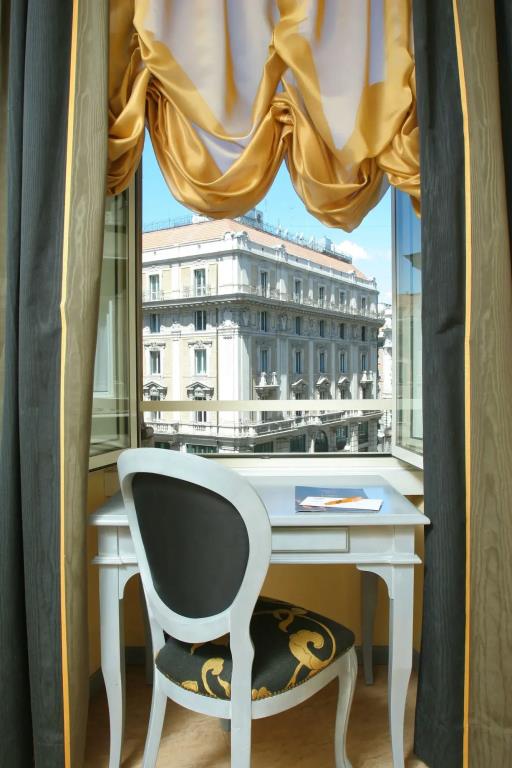 Fellini Hotel 3*
