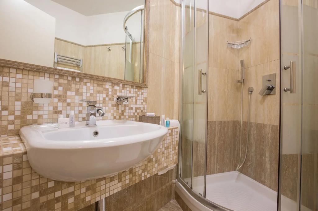 Fellini Hotel 3*