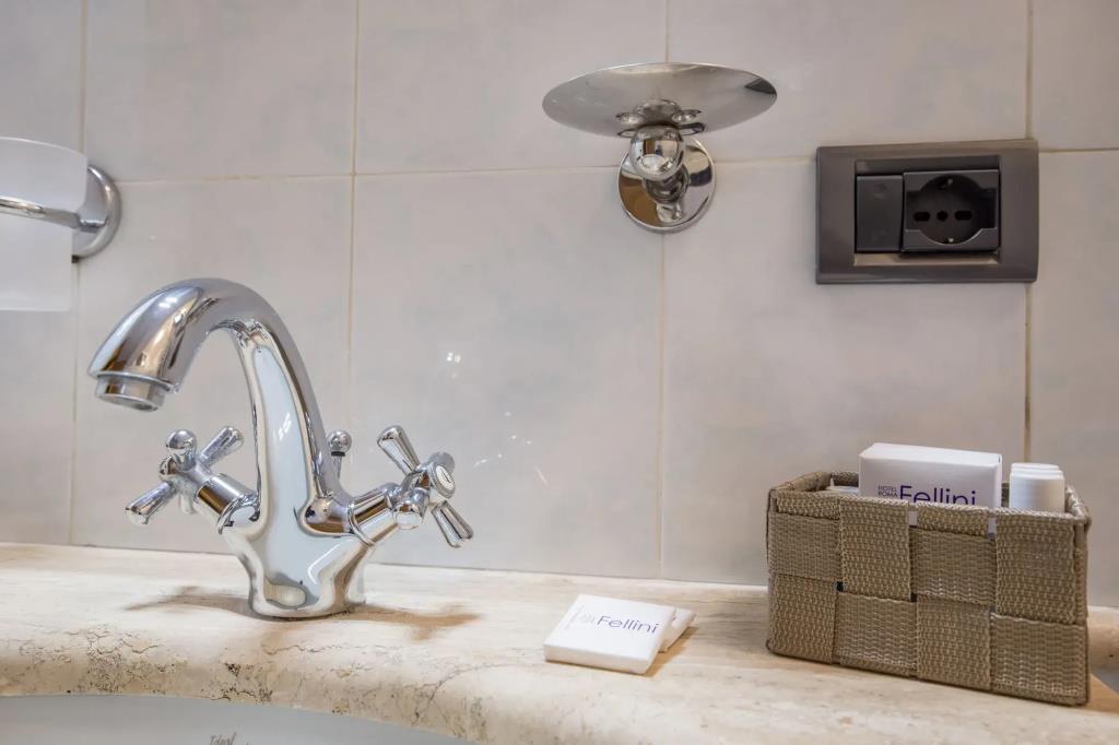 Fellini Hotel 3*