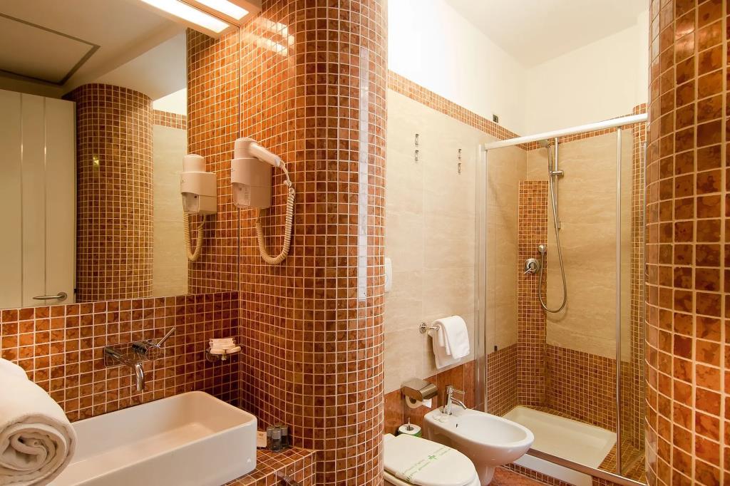 Fellini Hotel 3*