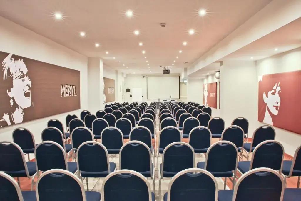 B&B Hotel Milano Cologno Studios 4*